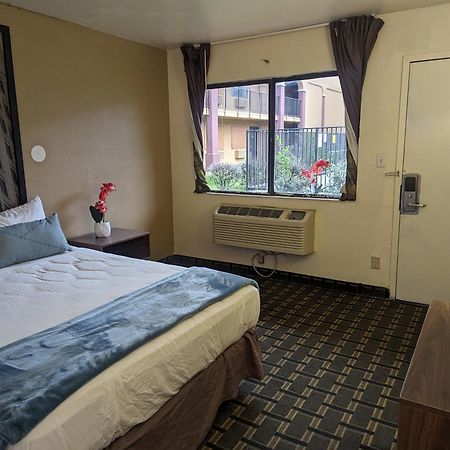 Southern Comfort Hotel Tulsa Dış mekan fotoğraf