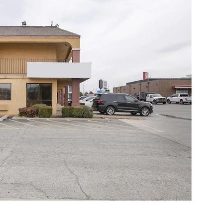 Southern Comfort Hotel Tulsa Dış mekan fotoğraf